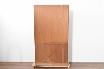 デンマークヴィンテージ　Erik Brouer(エリック・ブロイヤー)デザイン　ローズウッド材　木目が美しいガラス扉のキャビネット　(R-086388)