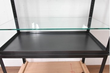中古　モデルルーム展示品　重量約110kg　高級な逸品!　職人手作りのアイアンフレームが目を引くガラスショーケース　定価約45万円　(R-086390)
