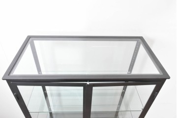 中古　モデルルーム展示品　重量約110kg　高級な逸品!　職人手作りのアイアンフレームが目を引くガラスショーケース　定価約45万円　(R-086390)