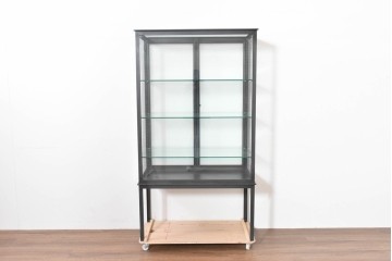 中古　モデルルーム展示品　重量約110kg　高級な逸品!　職人手作りのアイアンフレームが目を引くガラスショーケース　定価約45万円　(R-086390)