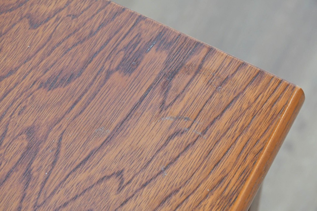 中古　欅(ケヤキ)材　引き戸と引き出しを備えた木目の美しいローボード　(R-086391)