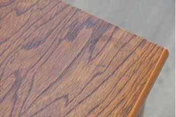 中古　欅(ケヤキ)材　引き戸と引き出しを備えた木目の美しいローボード　(R-086391)