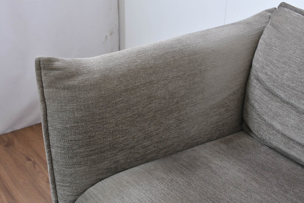 中古　Vitra(ヴィトラ)　Mariposa Club(マリポサ クラブ) 　包み込むようなフォルムの1人掛けアームチェア2脚セット　定価(2脚合計)約84万円　(R-086392)