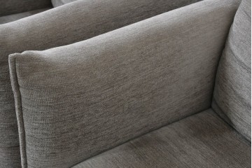 中古　Vitra(ヴィトラ)　Mariposa Club(マリポサ クラブ) 　包み込むようなフォルムの1人掛けアームチェア2脚セット　定価(2脚合計)約84万円　(R-086392)