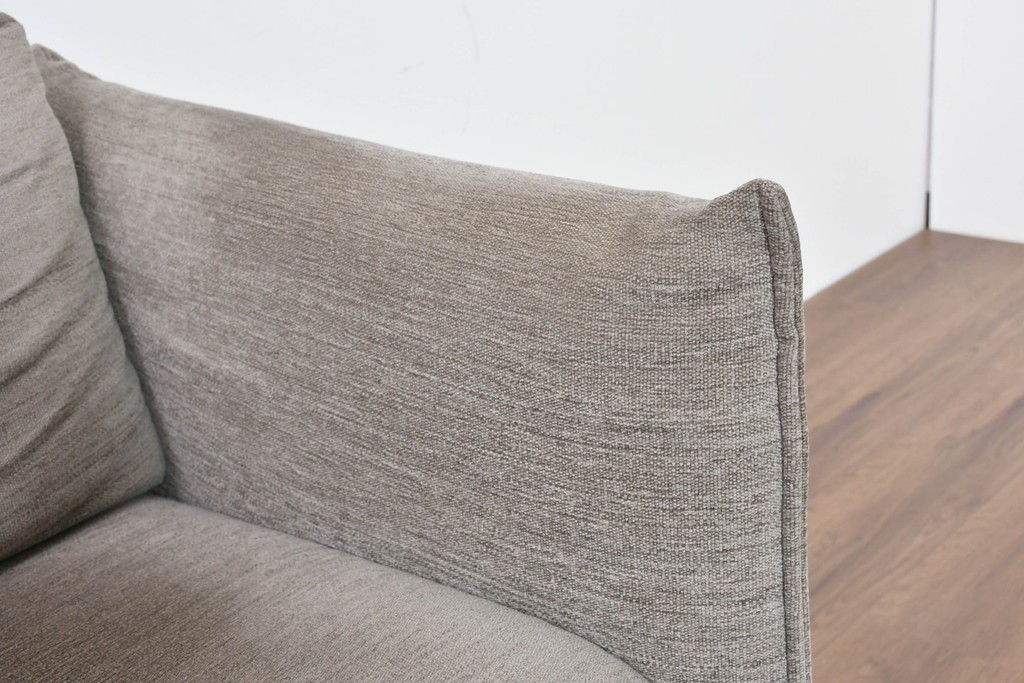 中古　Vitra(ヴィトラ)　Mariposa Club(マリポサ クラブ) 　包み込むようなフォルムの1人掛けアームチェア2脚セット　定価(2脚合計)約84万円　(R-086392)