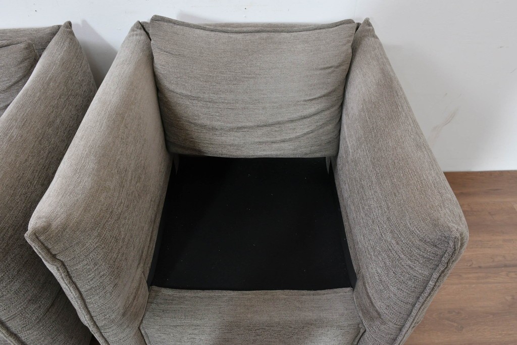 中古　Vitra(ヴィトラ)　Mariposa Club(マリポサ クラブ) 　包み込むようなフォルムの1人掛けアームチェア2脚セット　定価(2脚合計)約84万円　(R-086392)