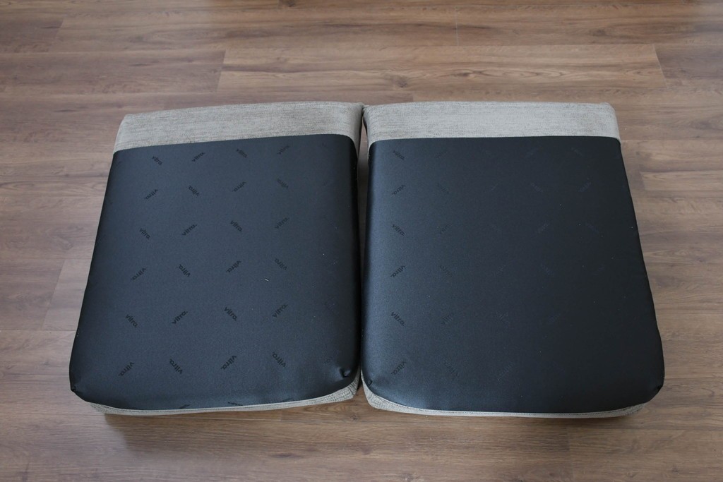 中古　Vitra(ヴィトラ)　Mariposa Club(マリポサ クラブ) 　包み込むようなフォルムの1人掛けアームチェア2脚セット　定価(2脚合計)約84万円　(R-086392)