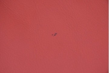 ヴィンテージ　リプロダクト品　Cassina(カッシーナ)　MARALUNGA(マラルンガ)　本革　視線を引き付ける赤レザーの3人掛けソファ　(R-086393)