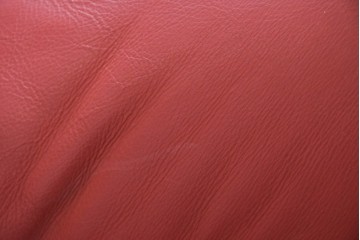 ヴィンテージ　リプロダクト品　Cassina(カッシーナ)　MARALUNGA(マラルンガ)　本革　視線を引き付ける赤レザーの3人掛けソファ　(R-086393)