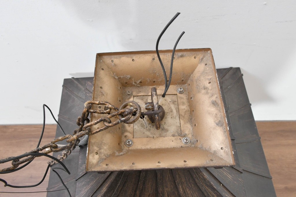 中古　特大サイズ　アンティーク調　異国情緒が漂うパゴダ型の吊り下げ照明　(R-086395)