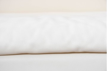 中古　美品　展示品　de Sede(デセデ)　DS-7　本革(ナッパレザー)　ミニマルな造形が美しいオフホワイトのソファ　定価約250万円　(R-086396)