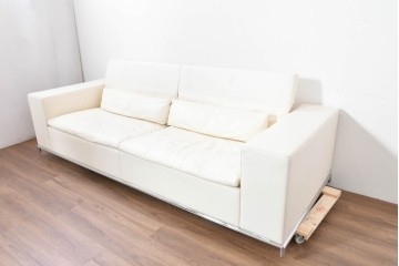 中古　美品　展示品　de Sede(デセデ)　DS-7　本革(ナッパレザー)　ミニマルな造形が美しいオフホワイトのソファ　定価約250万円　(R-086396)