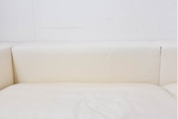 中古　美品　展示品　de Sede(デセデ)　DS-7　本革(ナッパレザー)　ミニマルな造形が美しいオフホワイトのソファ　定価約250万円　(R-086396)