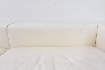 中古　美品　展示品　de Sede(デセデ)　DS-7　本革(ナッパレザー)　ミニマルな造形が美しいオフホワイトのソファ　定価約250万円　(R-086396)