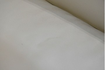 中古　美品　展示品　de Sede(デセデ)　DS-7　本革(ナッパレザー)　ミニマルな造形が美しいオフホワイトのソファ　定価約250万円　(R-086396)