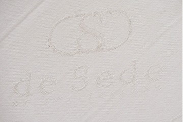 中古　美品　展示品　de Sede(デセデ)　DS-7　本革(ナッパレザー)　ミニマルな造形が美しいオフホワイトのソファ　定価約250万円　(R-086396)