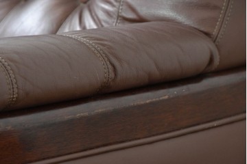 和製ヴィンテージ　maruni(マルニ木工)　希少　オールドマルニ　ボタン留めキルティングが上品な本革1Pソファ2脚セット　(R-086397)