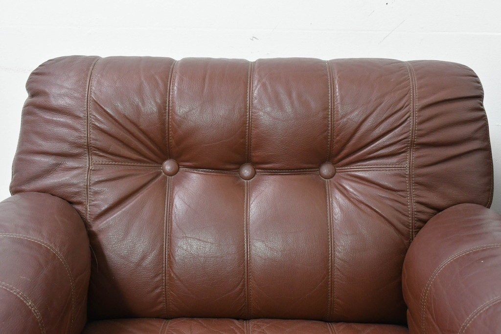 和製ヴィンテージ　maruni(マルニ木工)　希少　オールドマルニ　ボタン留めキルティングが上品な本革1Pソファ2脚セット　(R-086397)