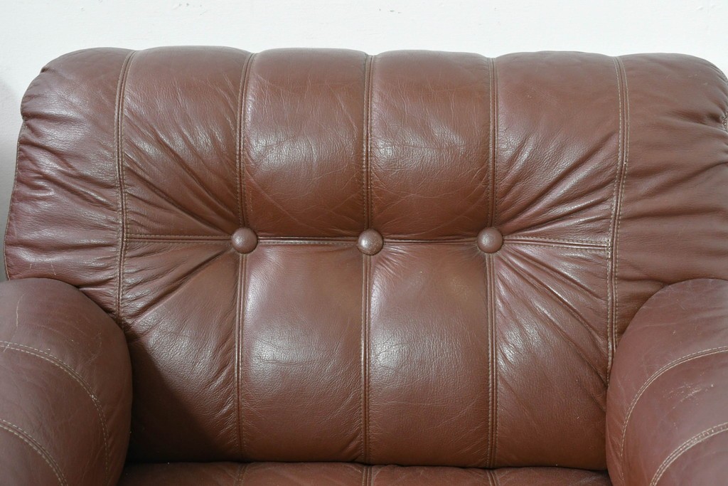 和製ヴィンテージ　maruni(マルニ木工)　希少　オールドマルニ　ボタン留めキルティングが上品な本革1Pソファ2脚セット　(R-086397)