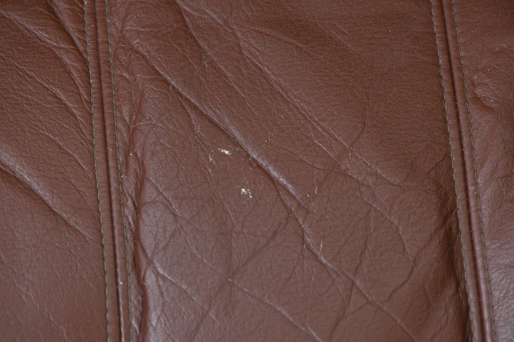 和製ヴィンテージ　maruni(マルニ木工)　希少　オールドマルニ　ボタン留めキルティングが上品な本革1Pソファ2脚セット　(R-086397)