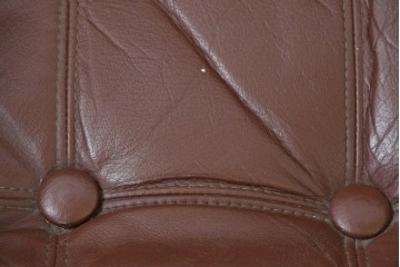 和製ヴィンテージ　maruni(マルニ木工)　希少　オールドマルニ　ボタン留めキルティングが上品な本革1Pソファ2脚セット　(R-086397)