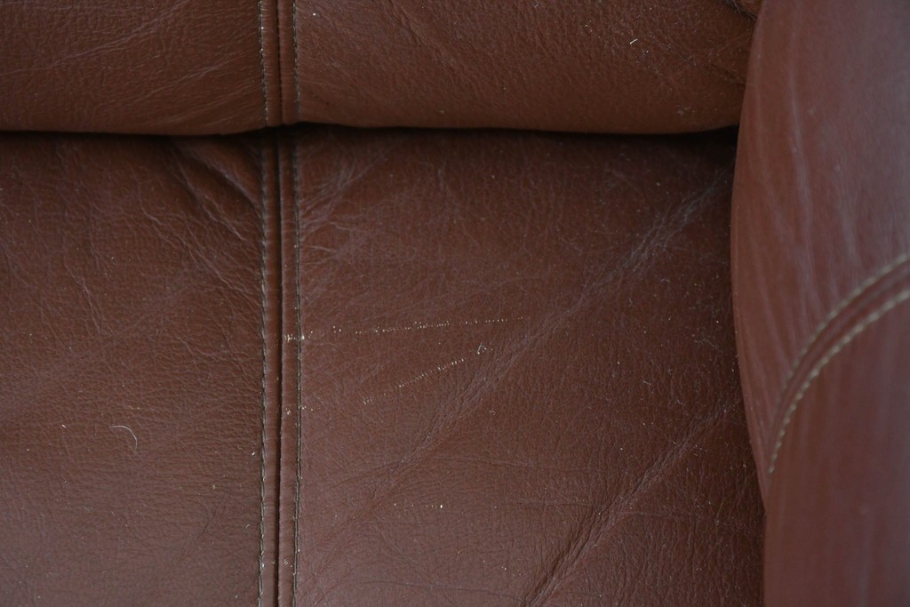 和製ヴィンテージ　maruni(マルニ木工)　希少　オールドマルニ　ボタン留めキルティングが上品な本革1Pソファ2脚セット　(R-086397)