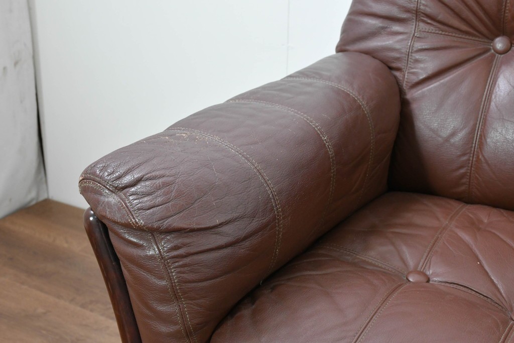 和製ヴィンテージ　maruni(マルニ木工)　希少　オールドマルニ　ボタン留めキルティングが上品な本革1Pソファ2脚セット　(R-086397)