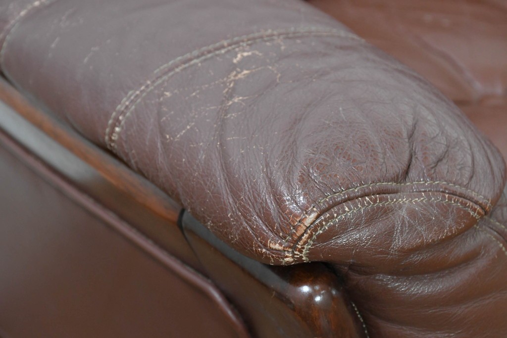 和製ヴィンテージ　maruni(マルニ木工)　希少　オールドマルニ　ボタン留めキルティングが上品な本革1Pソファ2脚セット　(R-086397)