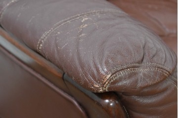 和製ヴィンテージ　maruni(マルニ木工)　希少　オールドマルニ　ボタン留めキルティングが上品な本革1Pソファ2脚セット　(R-086397)