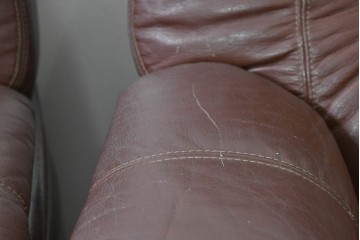 和製ヴィンテージ　maruni(マルニ木工)　希少　オールドマルニ　ボタン留めキルティングが上品な本革1Pソファ2脚セット　(R-086397)