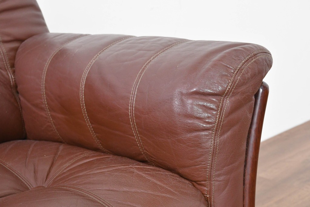 和製ヴィンテージ　maruni(マルニ木工)　希少　オールドマルニ　ボタン留めキルティングが上品な本革1Pソファ2脚セット　(R-086397)