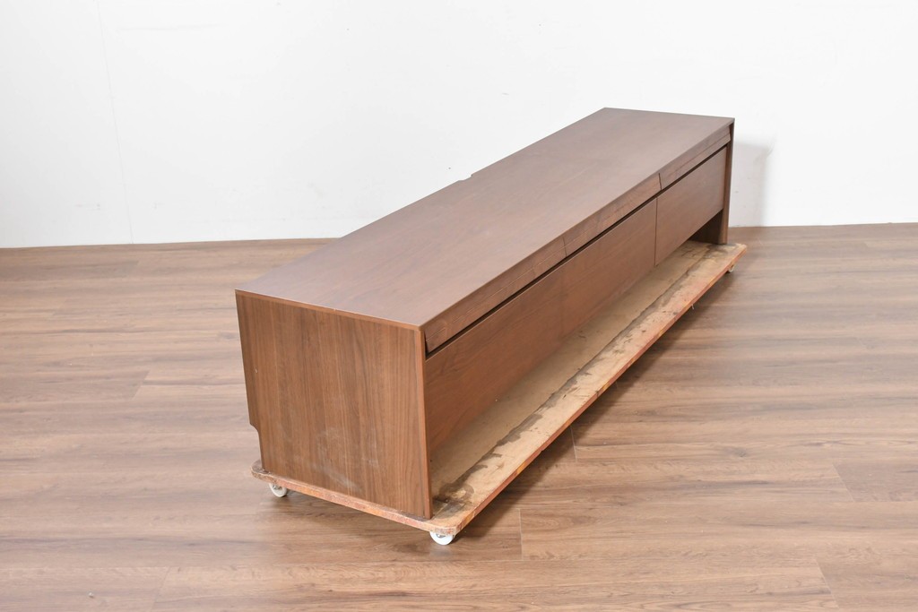中古　美品　カリモク家具(karimoku)　Chitano(チターノ)　ウォールナット材　すっきりとした横長フォルムのテレビボード　定価約16万円　(R-086399)