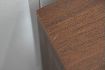 中古　美品　カリモク家具(karimoku)　Chitano(チターノ)　ウォールナット材　すっきりとした横長フォルムのテレビボード　定価約16万円　(R-086399)