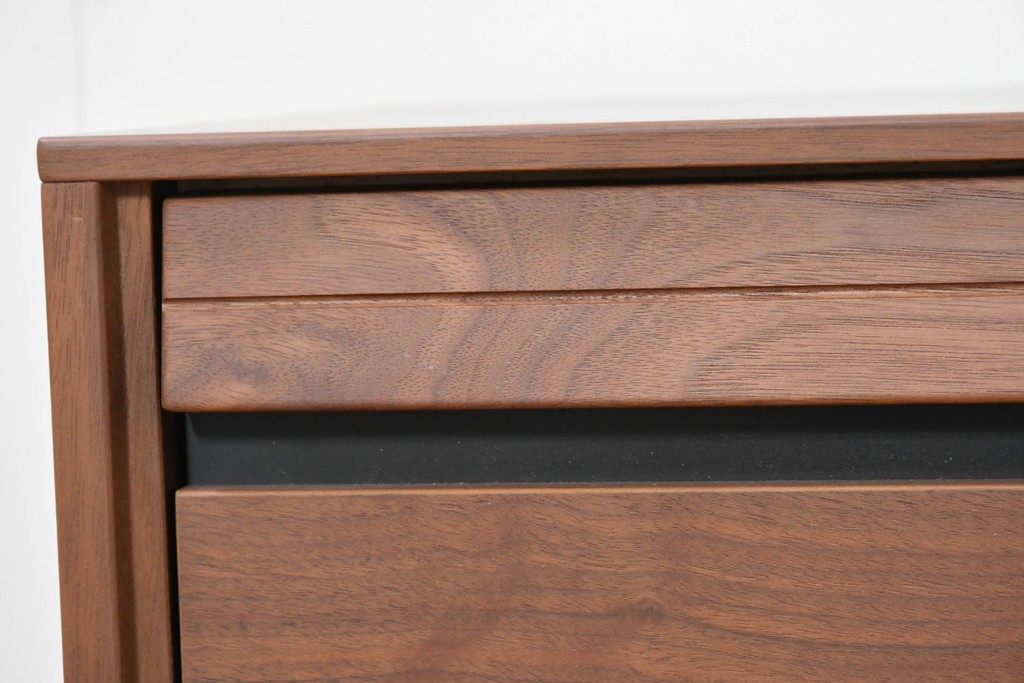 中古　美品　カリモク家具(karimoku)　Chitano(チターノ)　ウォールナット材　すっきりとした横長フォルムのテレビボード　定価約16万円　(R-086399)