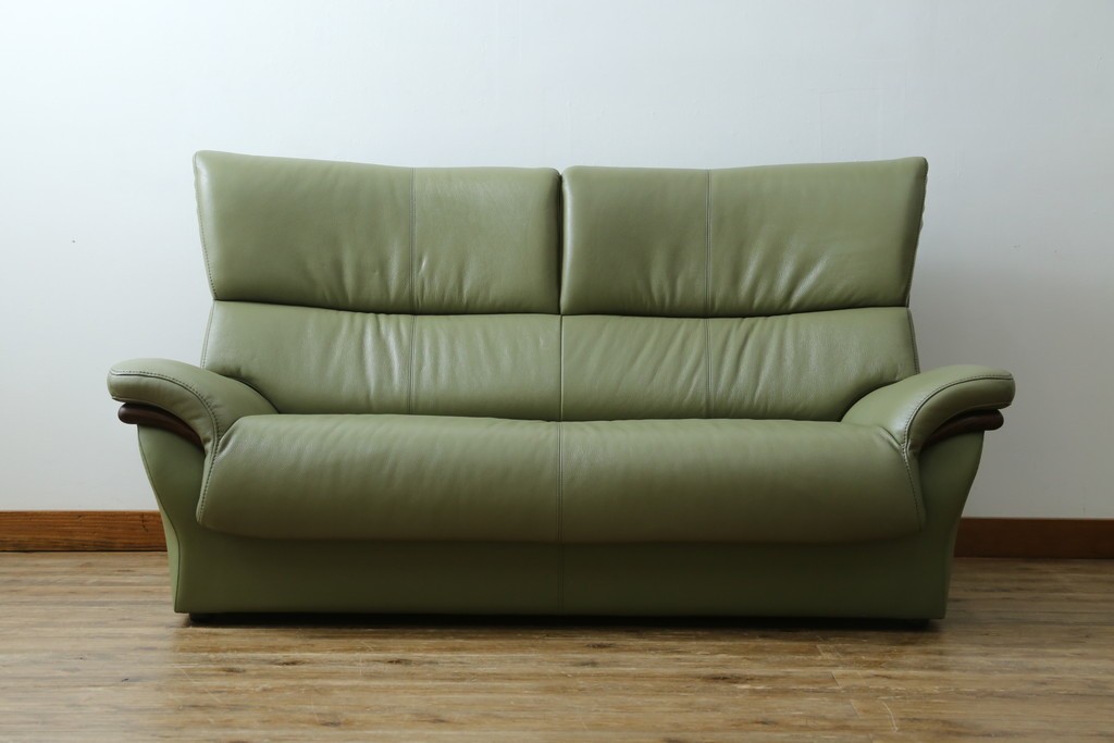 中古　美品　カリモク家具(karimoku)　Chitano(チターノ)　木製フレームがアクセントのレザーソファ　定価約29万円　(R-086400)