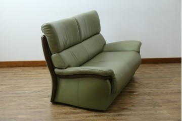 中古　美品　カリモク家具(karimoku)　Chitano(チターノ)　木製フレームがアクセントのレザーソファ　定価約29万円　(R-086400)