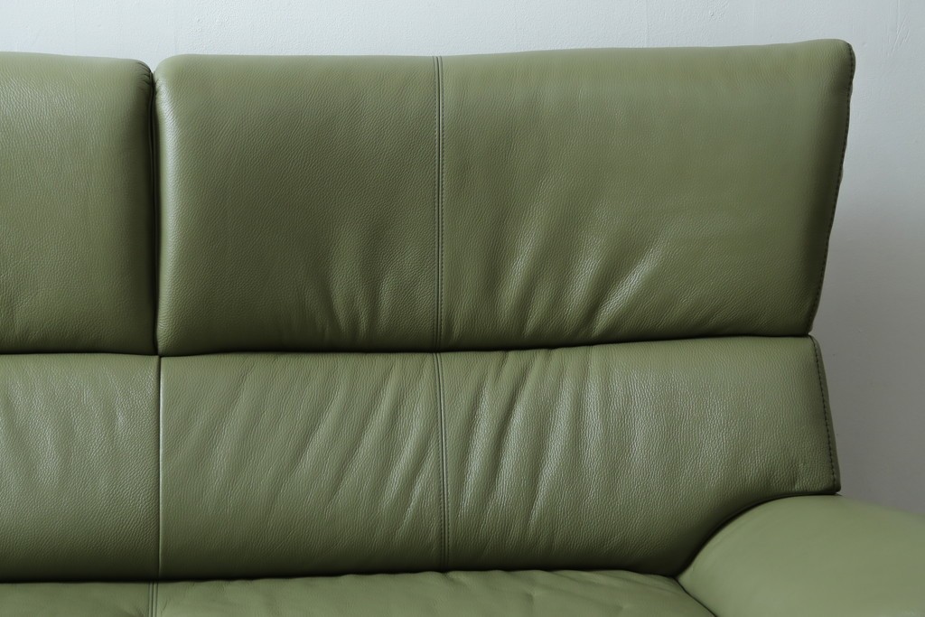 中古　美品　カリモク家具(karimoku)　Chitano(チターノ)　木製フレームがアクセントのレザーソファ　定価約29万円　(R-086400)