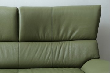 中古　美品　カリモク家具(karimoku)　Chitano(チターノ)　木製フレームがアクセントのレザーソファ　定価約29万円　(R-086400)