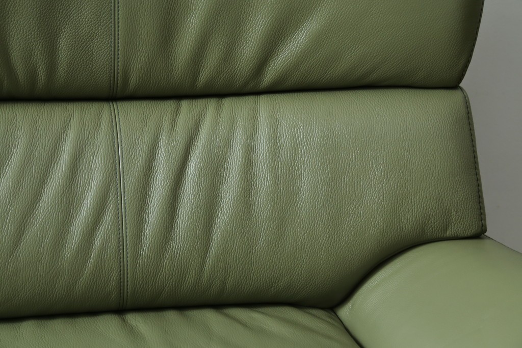 中古　美品　カリモク家具(karimoku)　Chitano(チターノ)　木製フレームがアクセントのレザーソファ　定価約29万円　(R-086400)