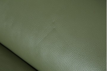 中古　美品　カリモク家具(karimoku)　Chitano(チターノ)　木製フレームがアクセントのレザーソファ　定価約29万円　(R-086400)