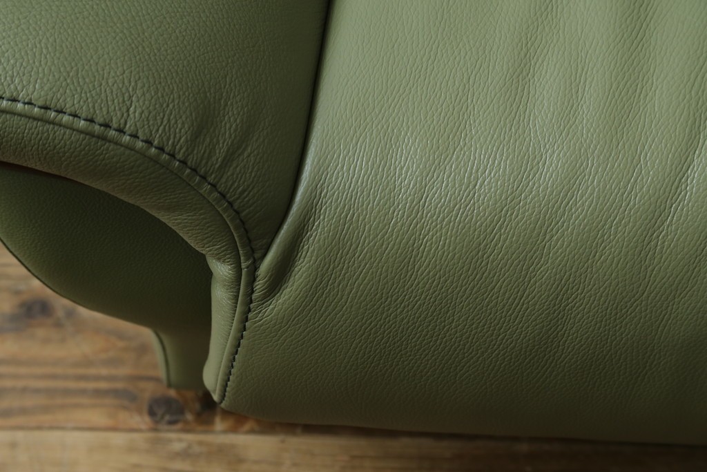 中古　美品　カリモク家具(karimoku)　Chitano(チターノ)　木製フレームがアクセントのレザーソファ　定価約29万円　(R-086400)