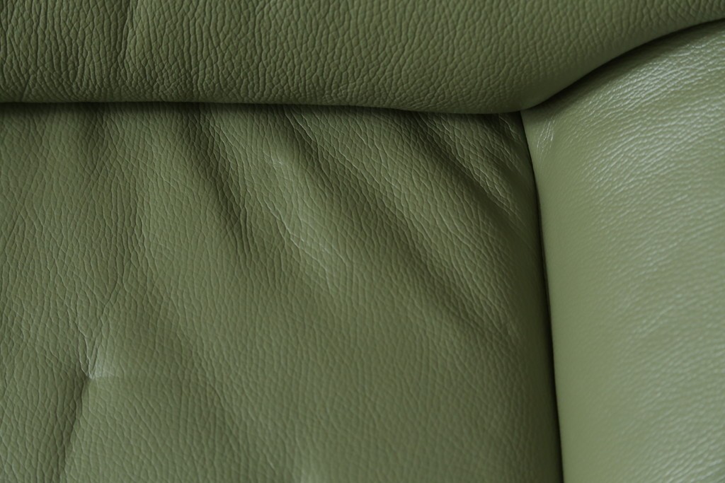 中古　美品　カリモク家具(karimoku)　Chitano(チターノ)　木製フレームがアクセントのレザーソファ　定価約29万円　(R-086400)