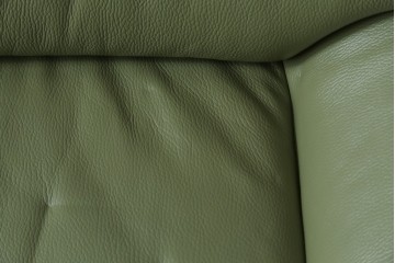 中古　美品　カリモク家具(karimoku)　Chitano(チターノ)　木製フレームがアクセントのレザーソファ　定価約29万円　(R-086400)