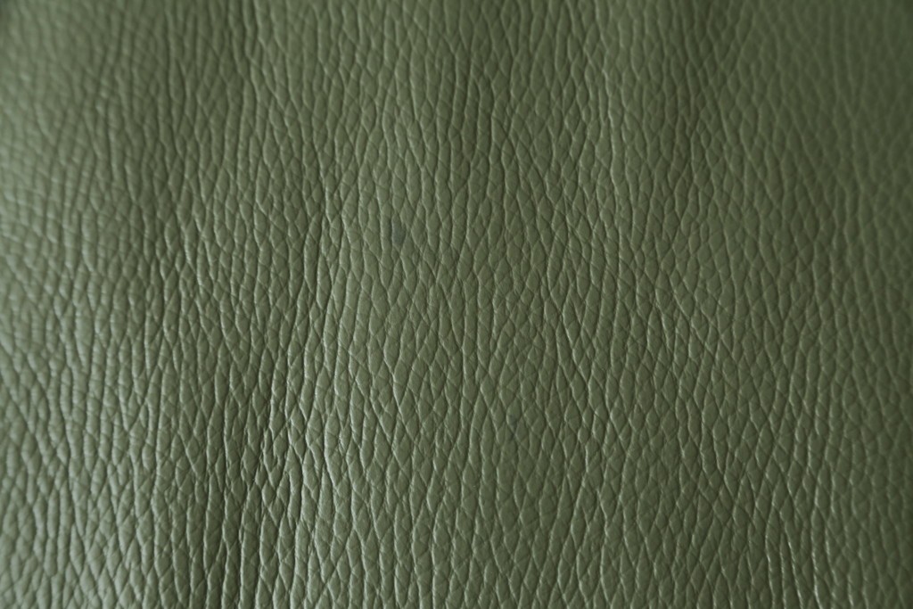 中古　美品　カリモク家具(karimoku)　Chitano(チターノ)　木製フレームがアクセントのレザーソファ　定価約29万円　(R-086400)