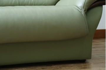 中古　美品　カリモク家具(karimoku)　Chitano(チターノ)　木製フレームがアクセントのレザーソファ　定価約29万円　(R-086400)