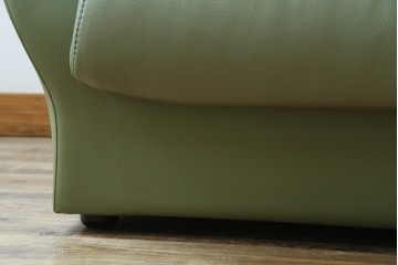 中古　美品　カリモク家具(karimoku)　Chitano(チターノ)　木製フレームがアクセントのレザーソファ　定価約29万円　(R-086400)