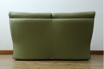 中古　美品　カリモク家具(karimoku)　Chitano(チターノ)　木製フレームがアクセントのレザーソファ　定価約29万円　(R-086400)