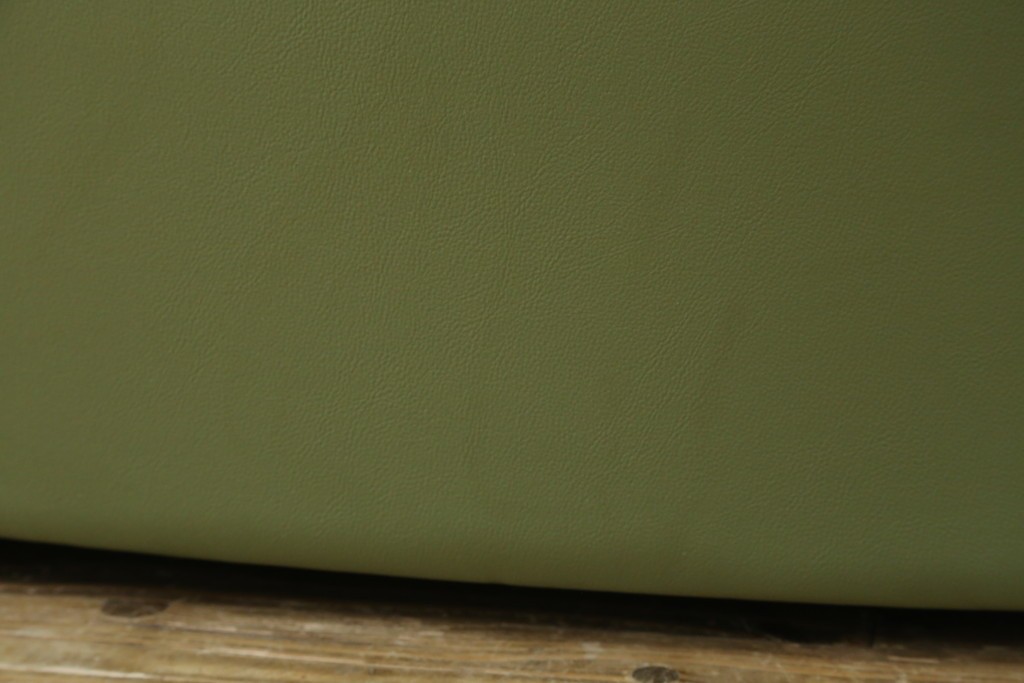 中古　美品　カリモク家具(karimoku)　Chitano(チターノ)　木製フレームがアクセントのレザーソファ　定価約29万円　(R-086400)