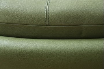 中古　美品　カリモク家具(karimoku)　Chitano(チターノ)　木製フレームがアクセントのレザーソファ　定価約29万円　(R-086400)