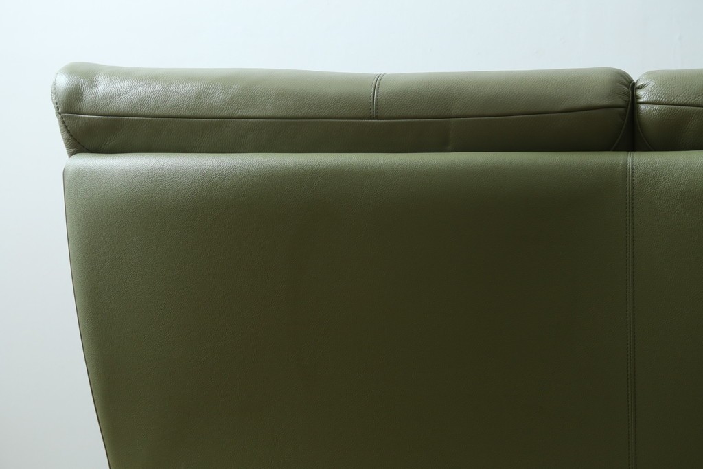 中古　美品　カリモク家具(karimoku)　Chitano(チターノ)　木製フレームがアクセントのレザーソファ　定価約29万円　(R-086400)